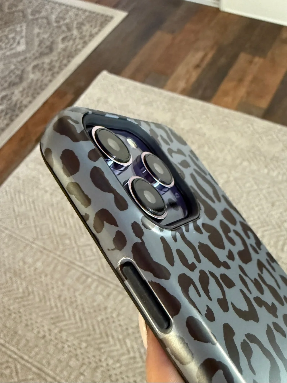 Cool Blue Grey Leopard Print MagSafe Cover For iPhone 14 Pro Max Case